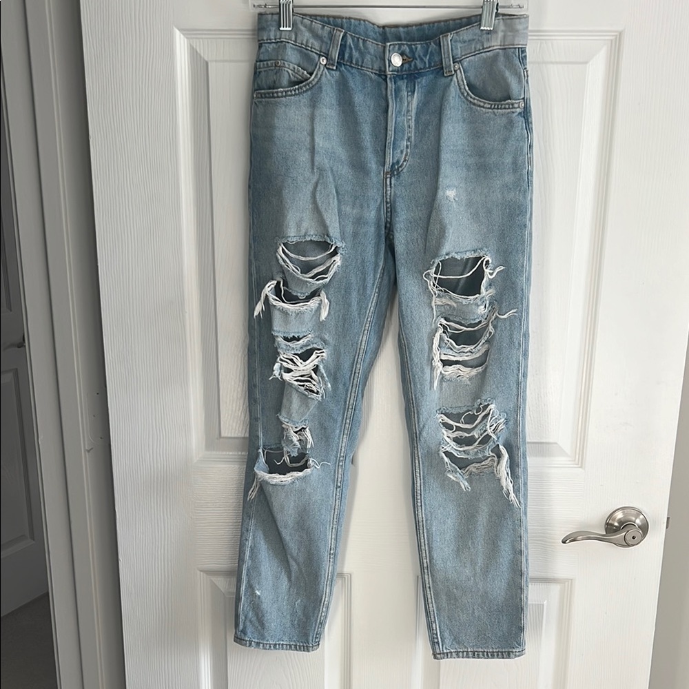 & Denim Low Waist Boyfriend Distressed straight Leg Jean Size 2